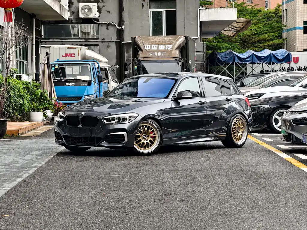 BMW 1 Series 2018 — фото 1