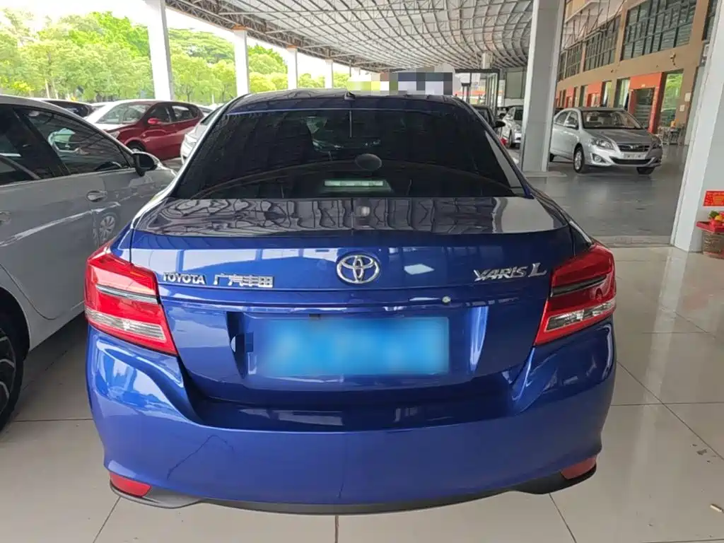 Toyota Yaris L 2017 — фото 6