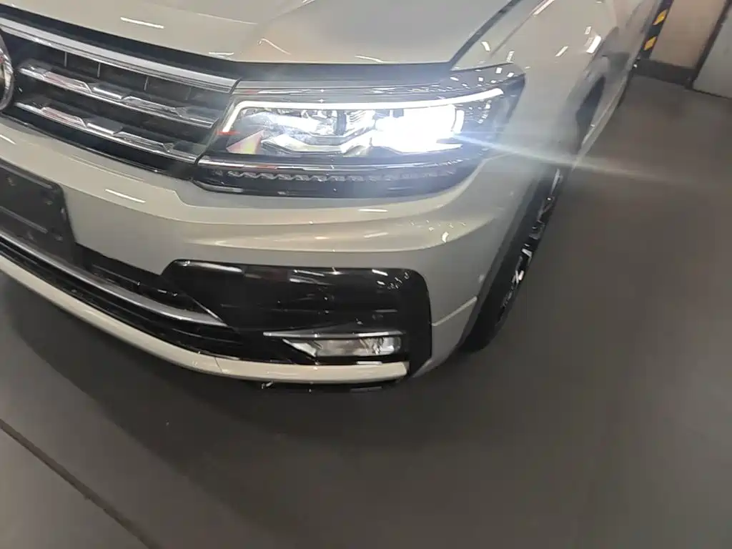 Volkswagen Tiguan L 2021 — фото 24