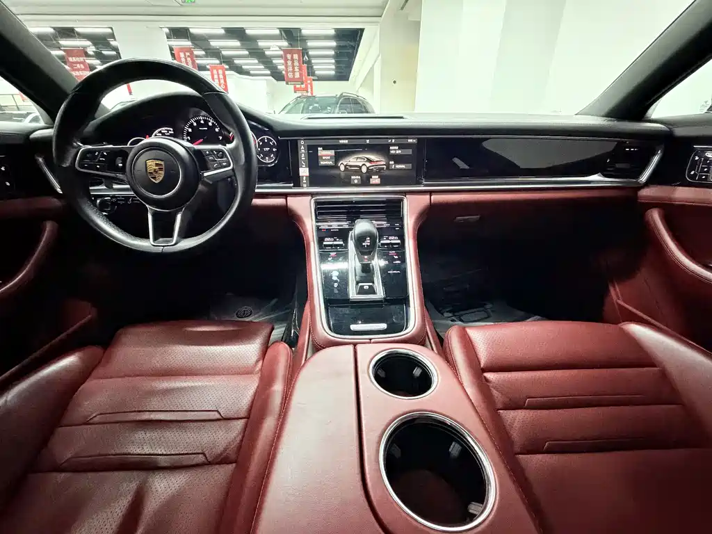 Porsche Panamera 2018 — фото 16