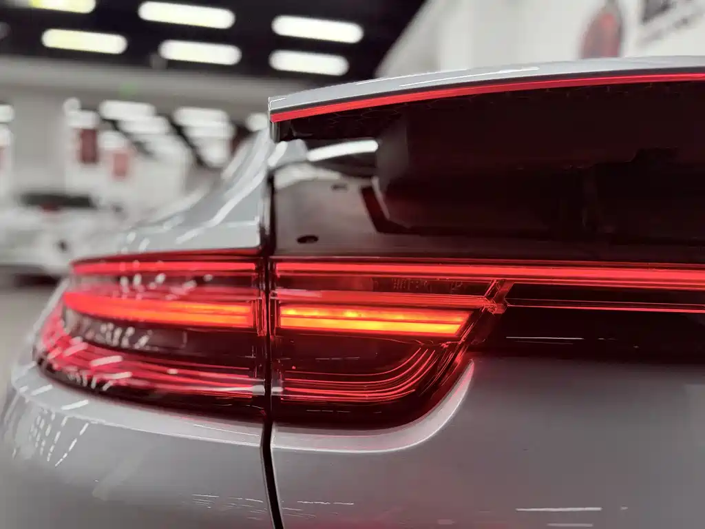 Porsche Panamera 2018 — фото 21