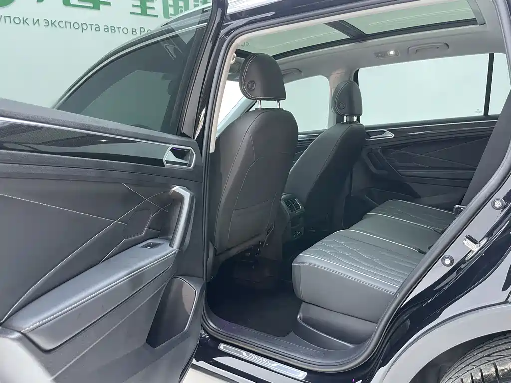 Volkswagen Tiguan L 2023 — фото 9