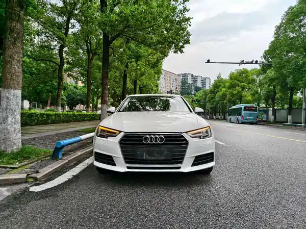 Audi A4L 2017