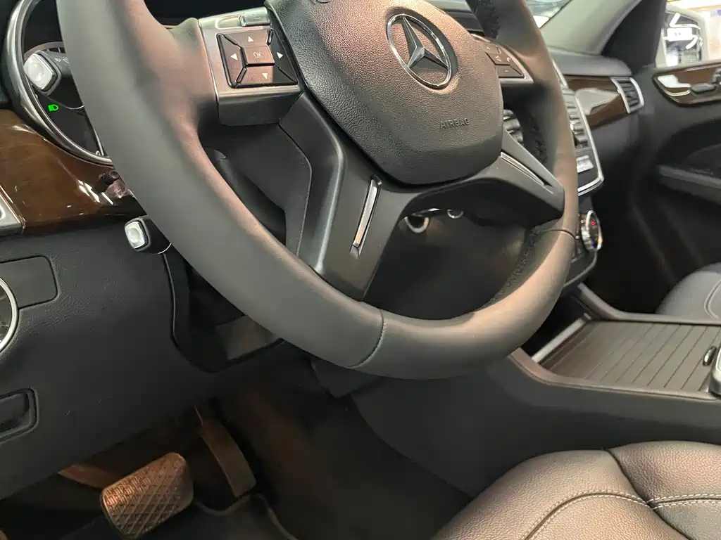 Mercedes-Benz M-Class 2012 — фото 16