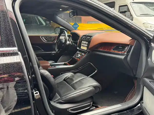 Lincoln Continental 2017