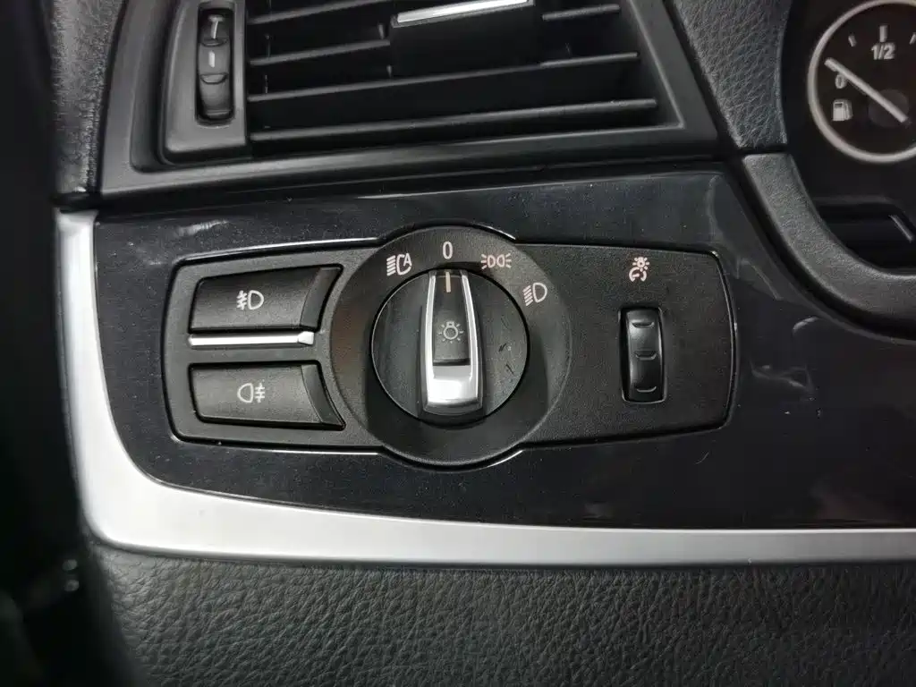 BMW 5 Series 2013 — фото 21