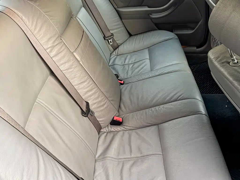 BMW 5 Series 2002 — фото 12