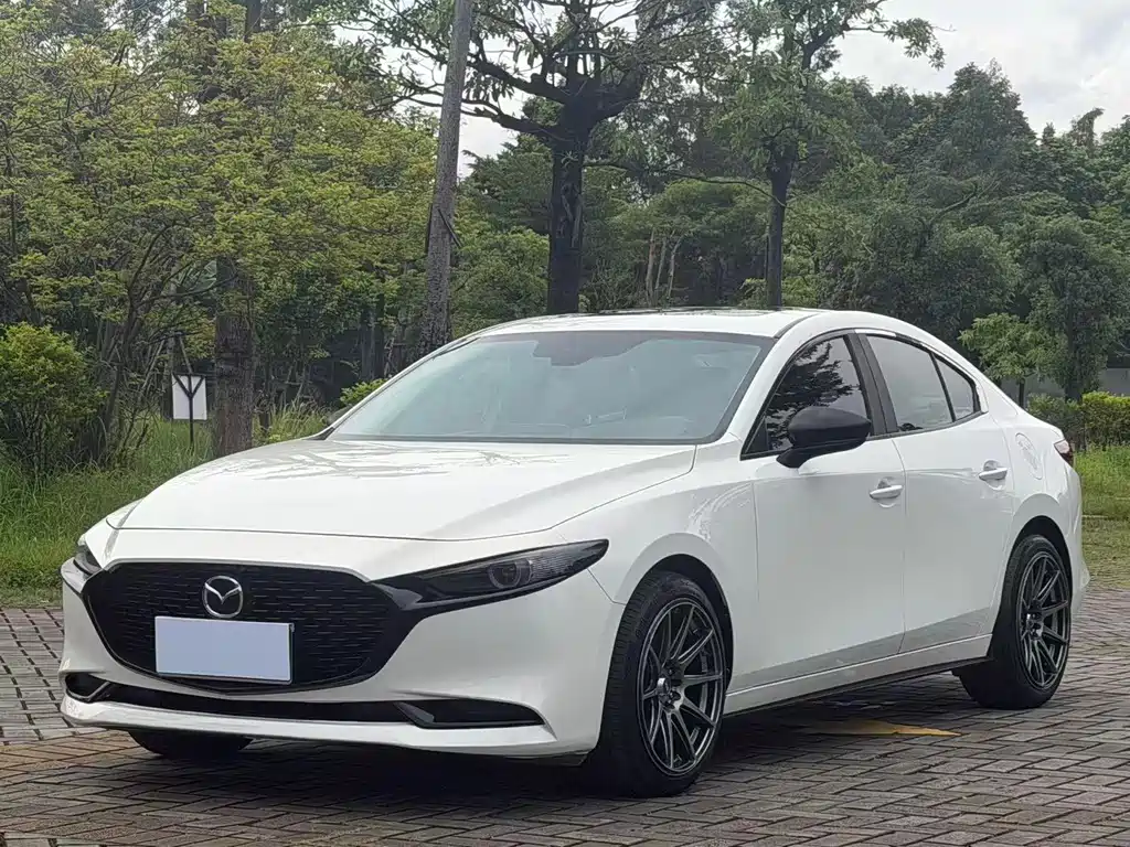 Mazda 3 Axela 2021 — фото 1