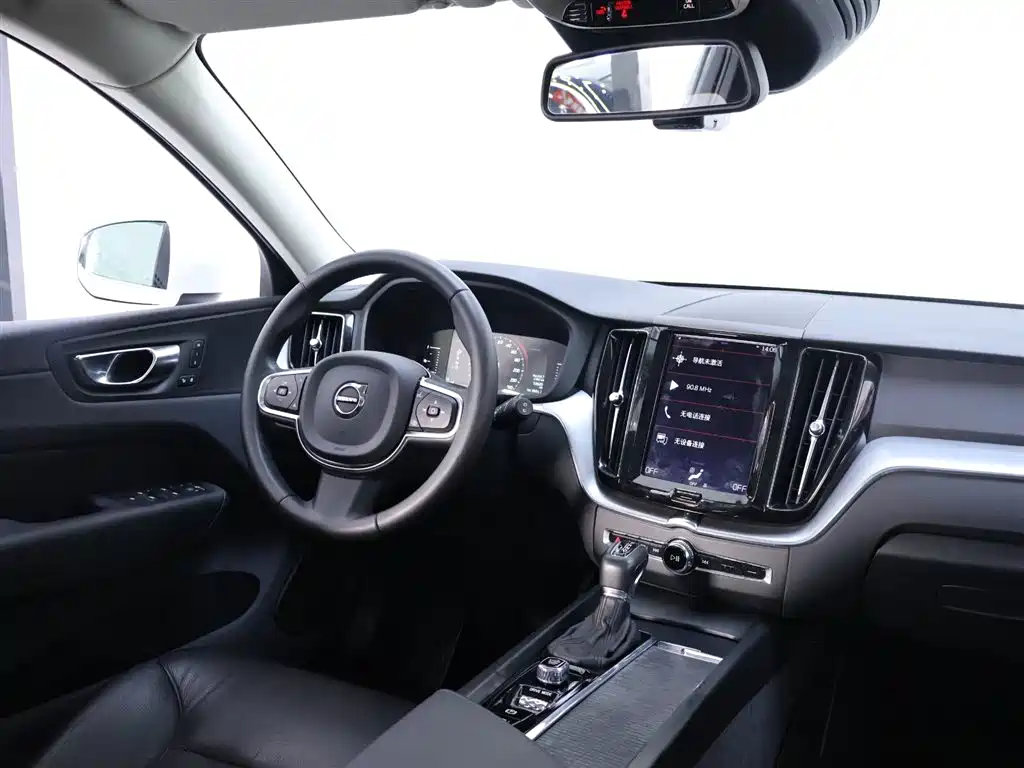 Volvo XC60 2020 — фото 14