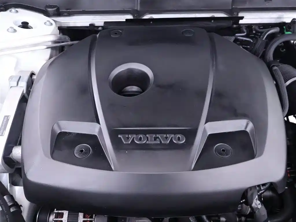 Volvo XC60 2020 — фото 24