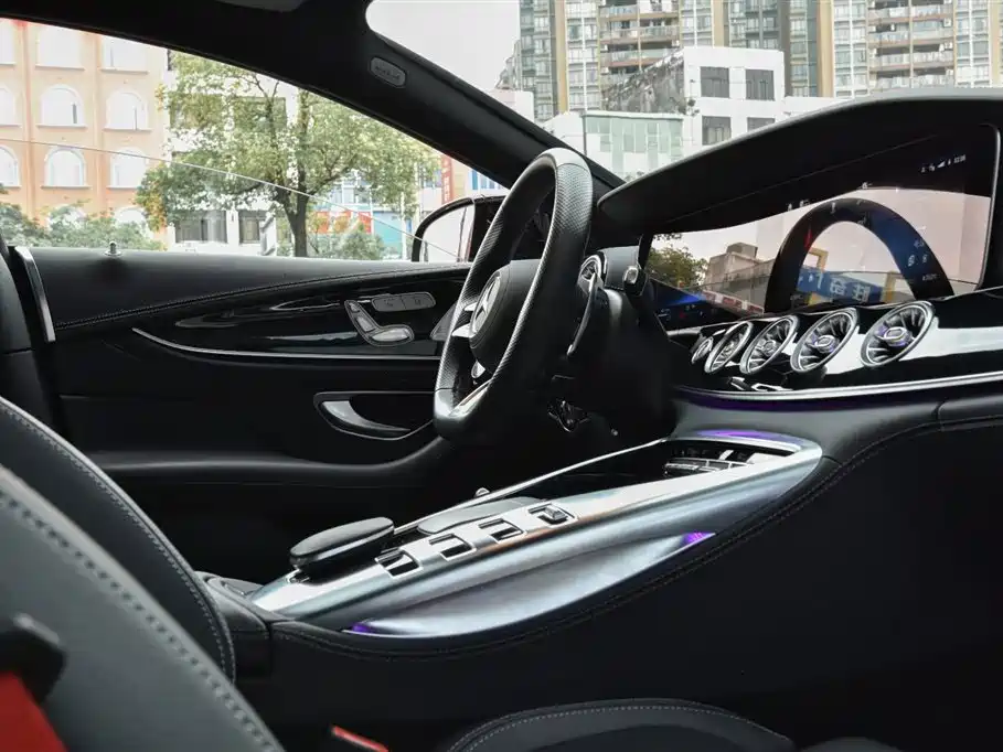 Mercedes-Benz AMG GT 2025 — фото 13