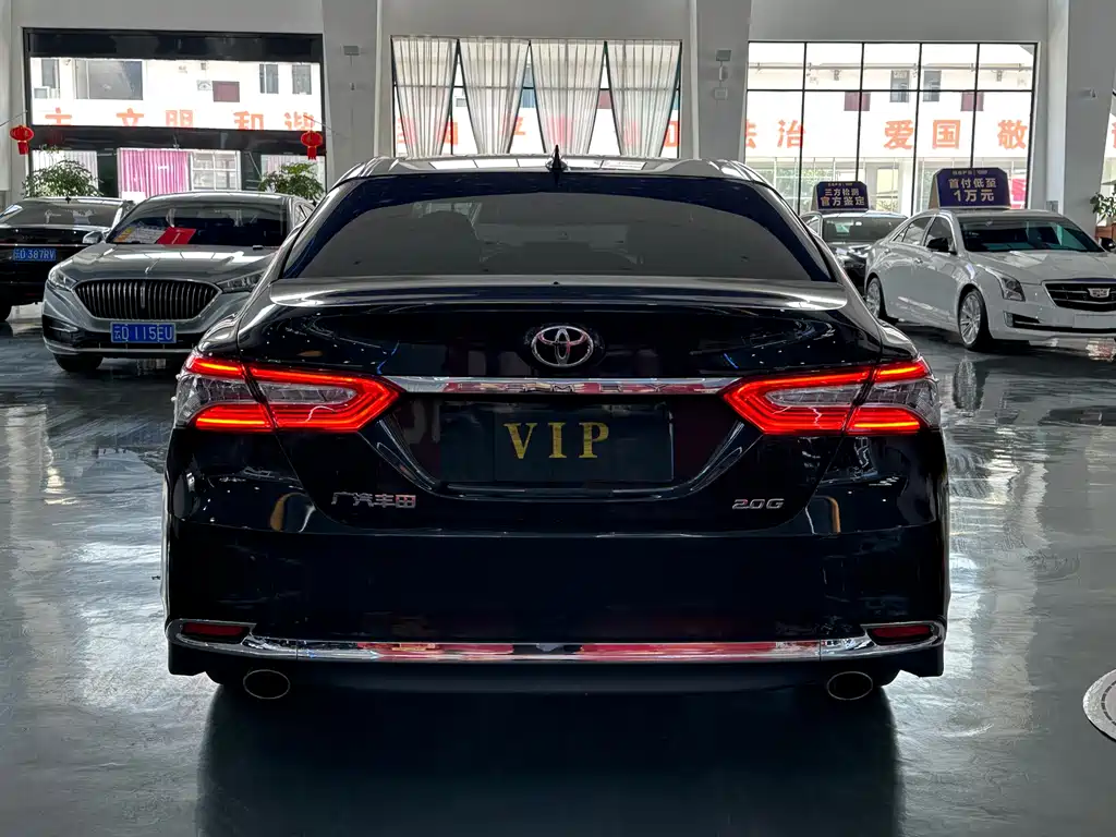 Toyota Camry 2023 — фото 8