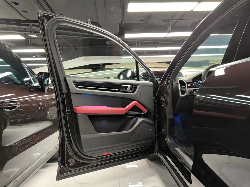 Porsche Cayenne New Energy 2019 — фото 24