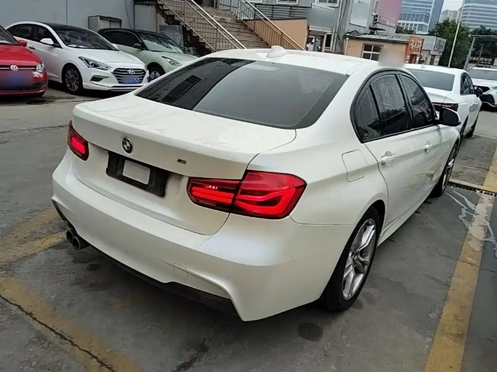 BMW 3 Series 2018 — фото 7