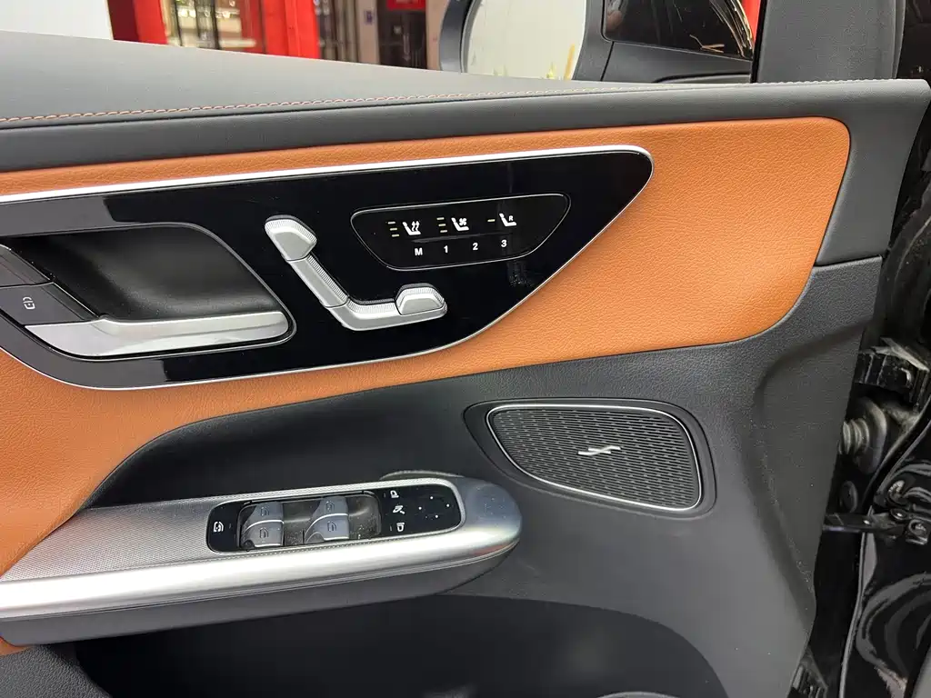 Mercedes-Benz GLC 2025