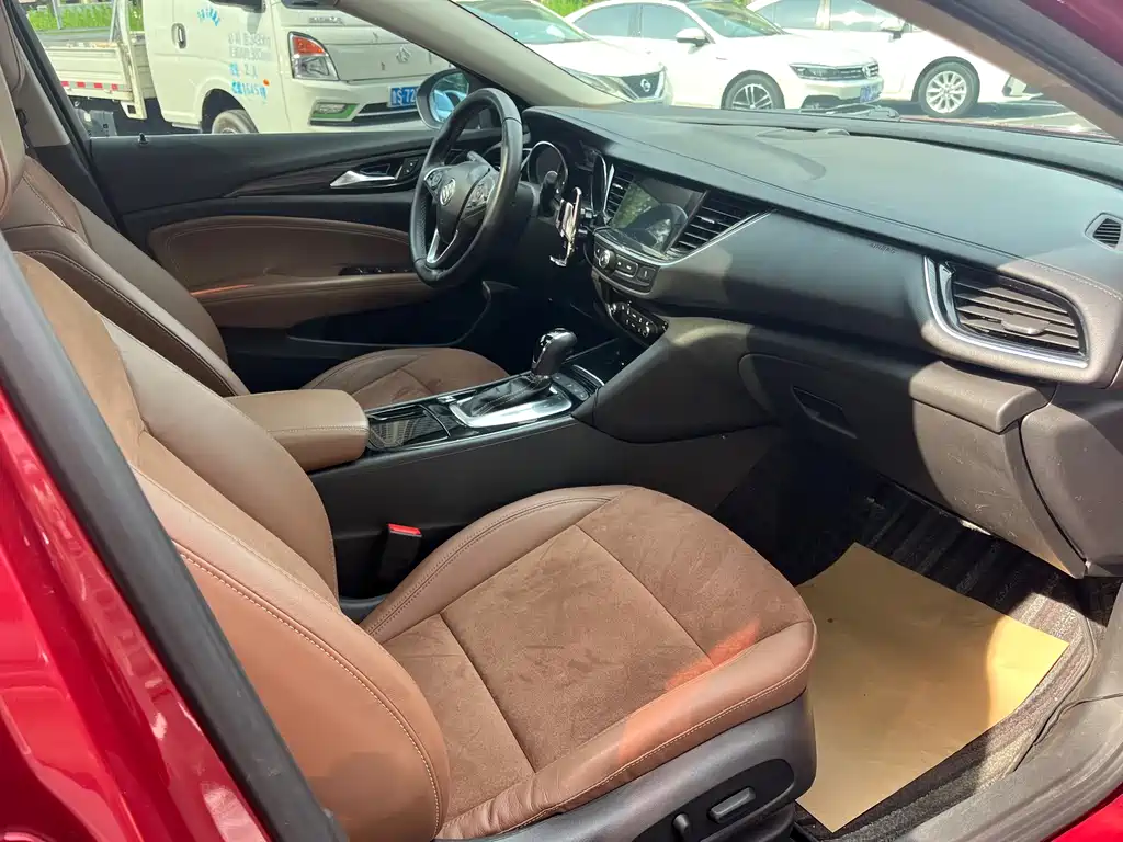 Buick Regal 2018 — фото 12