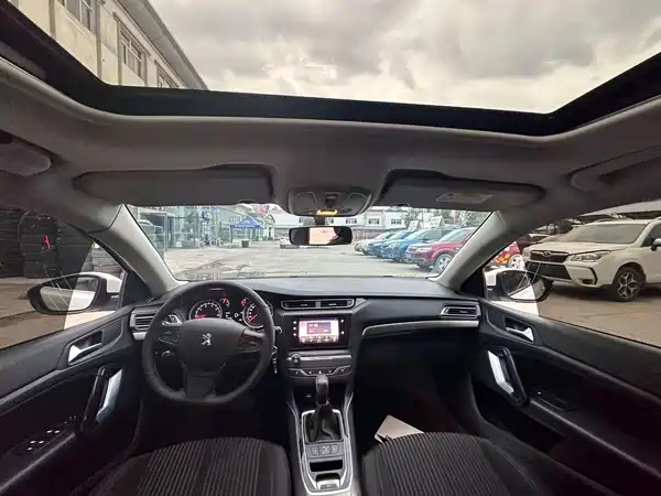 Peugeot 408 2015
