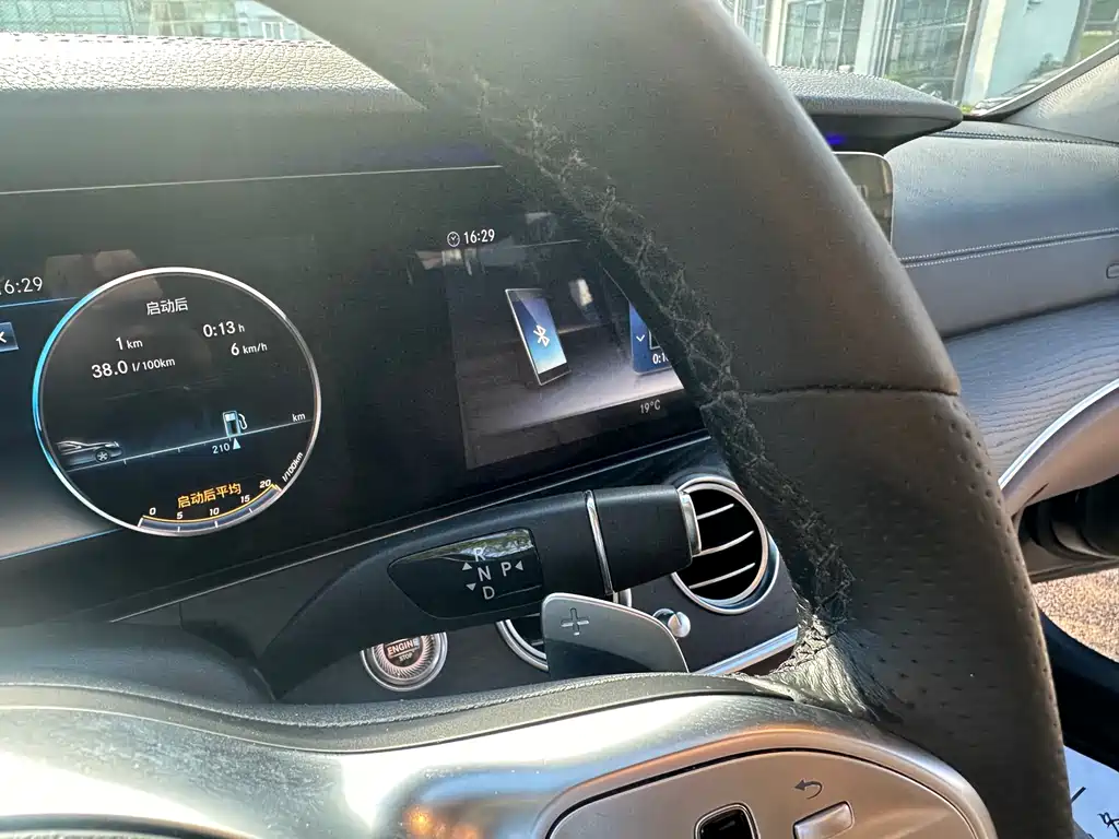 Mercedes-Benz E-Class 2020 — фото 25
