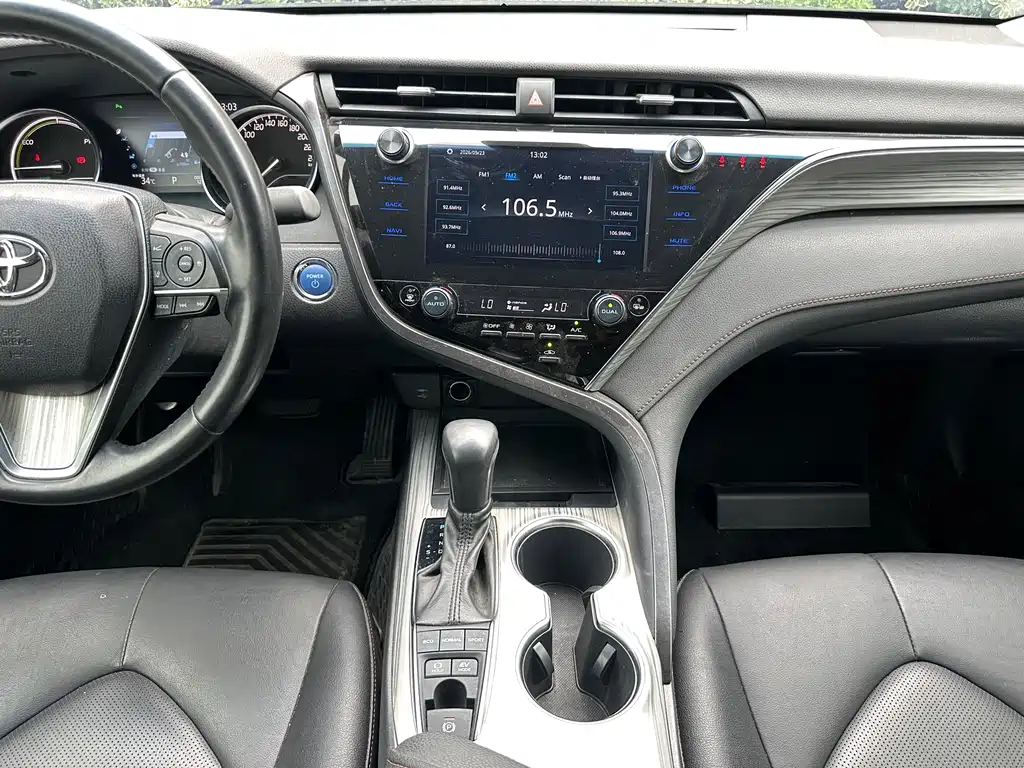 Toyota Camry 2019 — фото 13