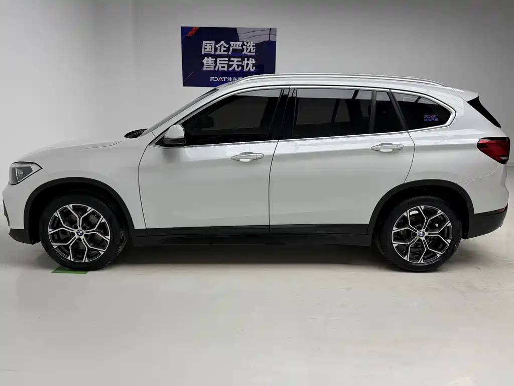 BMW X1 2021 — фото 9