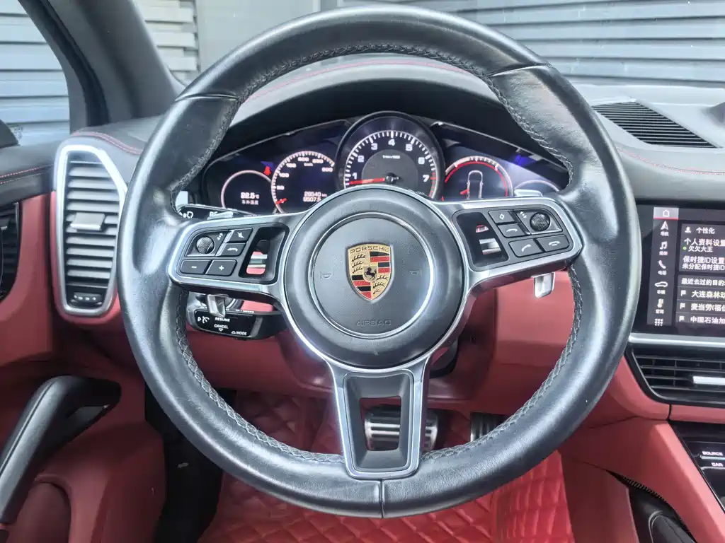 Porsche Cayenne 2019 — фото 26