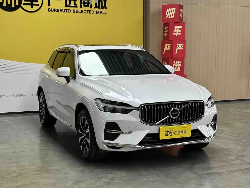 Volvo XC60 2023 — фото 3