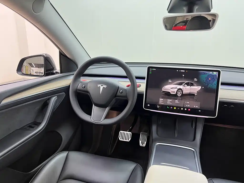 Tesla Model Y 2023 — фото 13