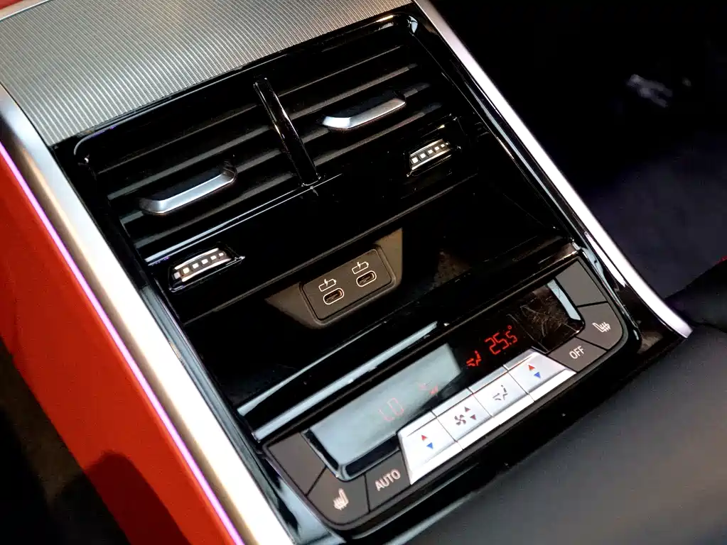 BMW 8 Series 2022 — фото 11