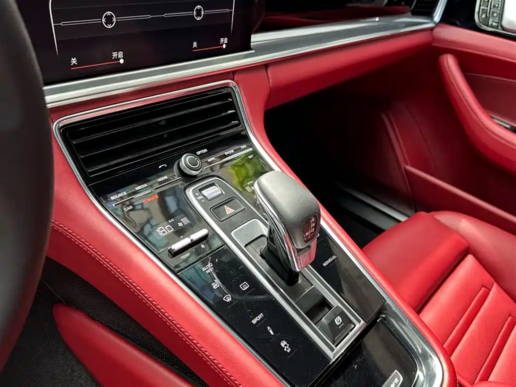 Porsche Panamera 2018 — фото 18