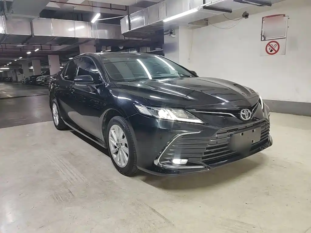 Toyota Camry 2023 — фото 4