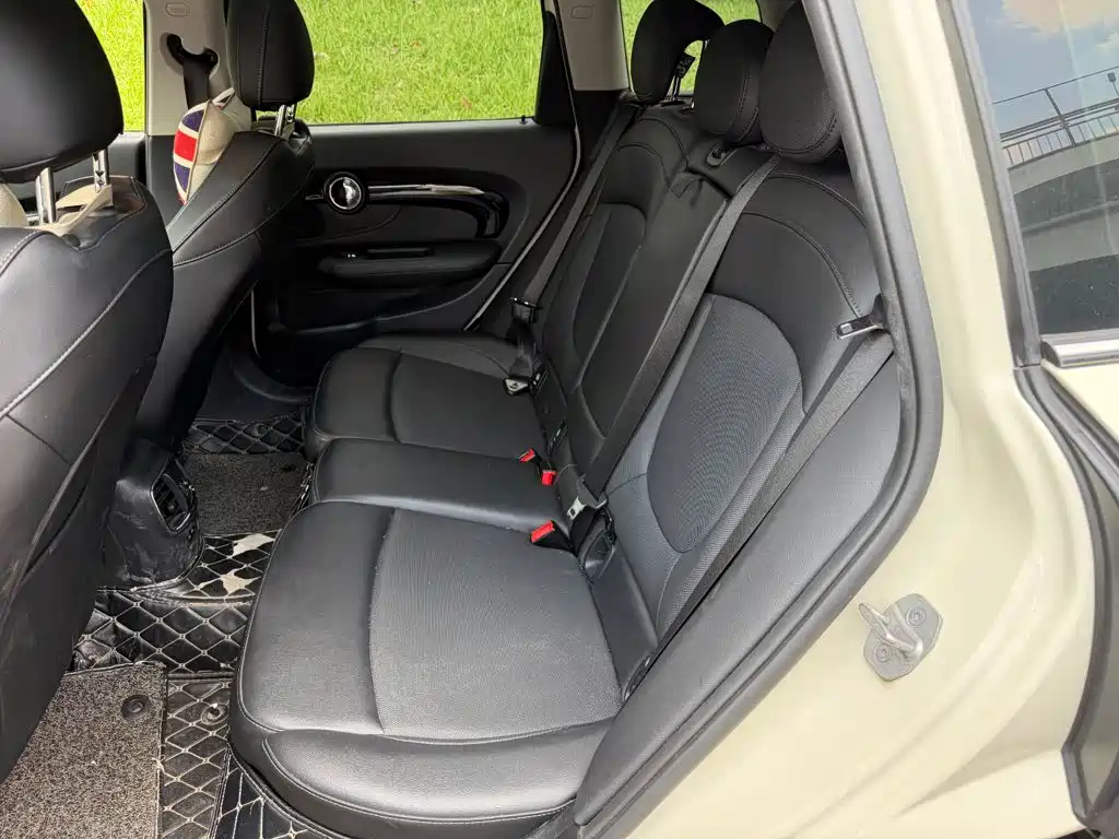 MINI Clubman 2020 — фото 12