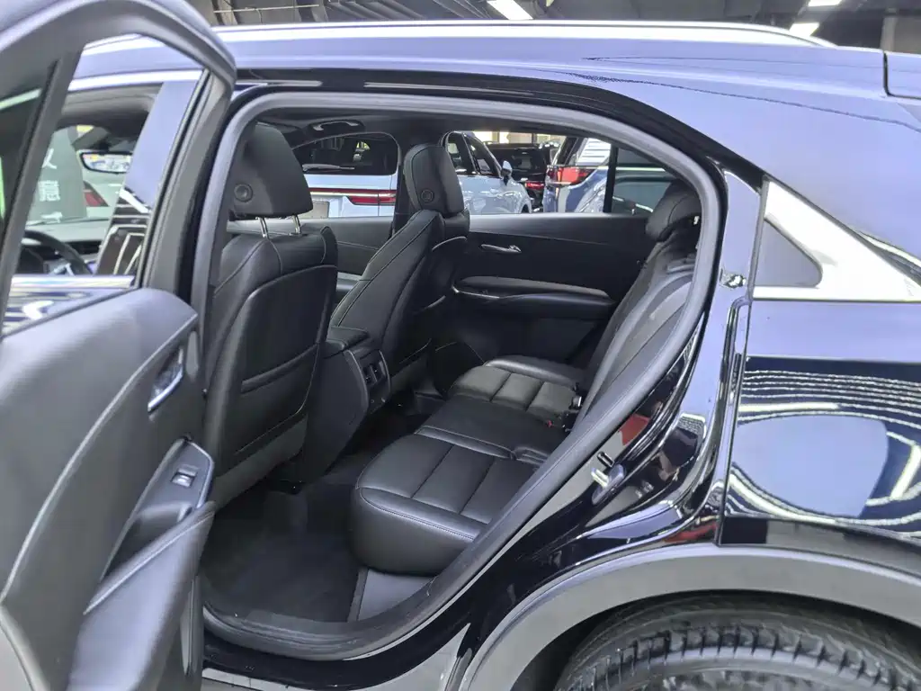 Cadillac XT4 2021 — фото 11