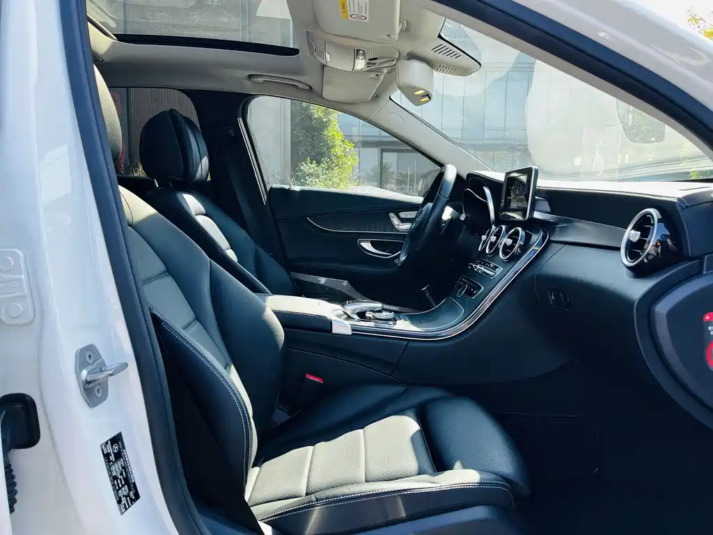 Mercedes-Benz C-Class 2018 — фото 11