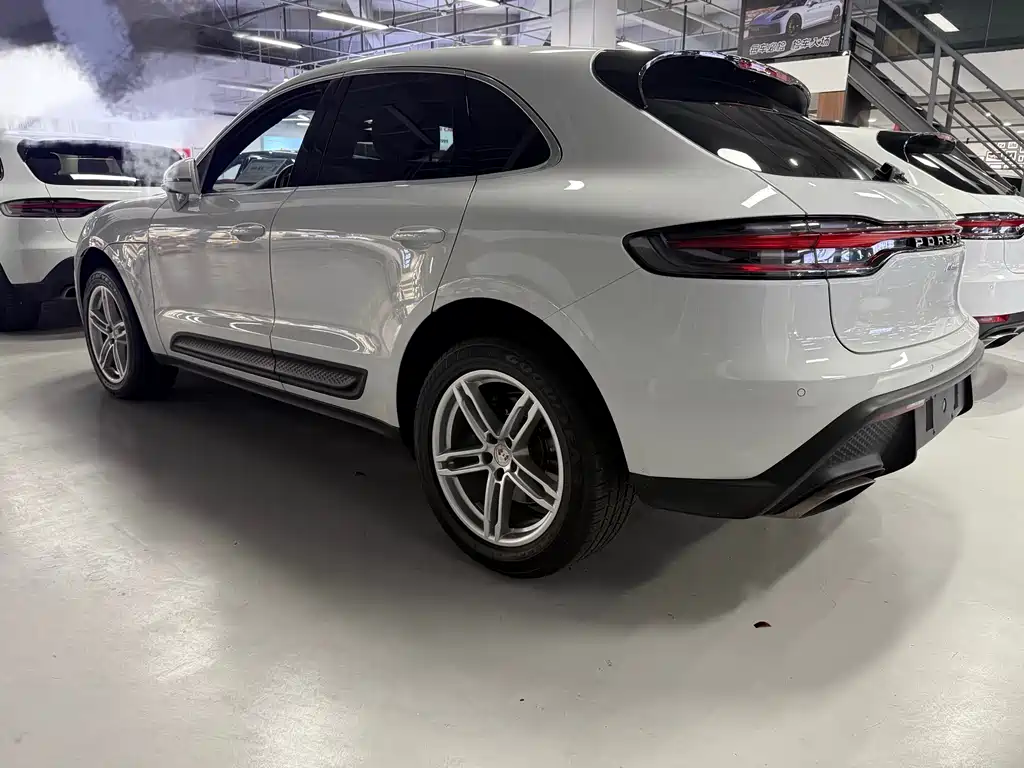 Porsche Macan 2022 — фото 15
