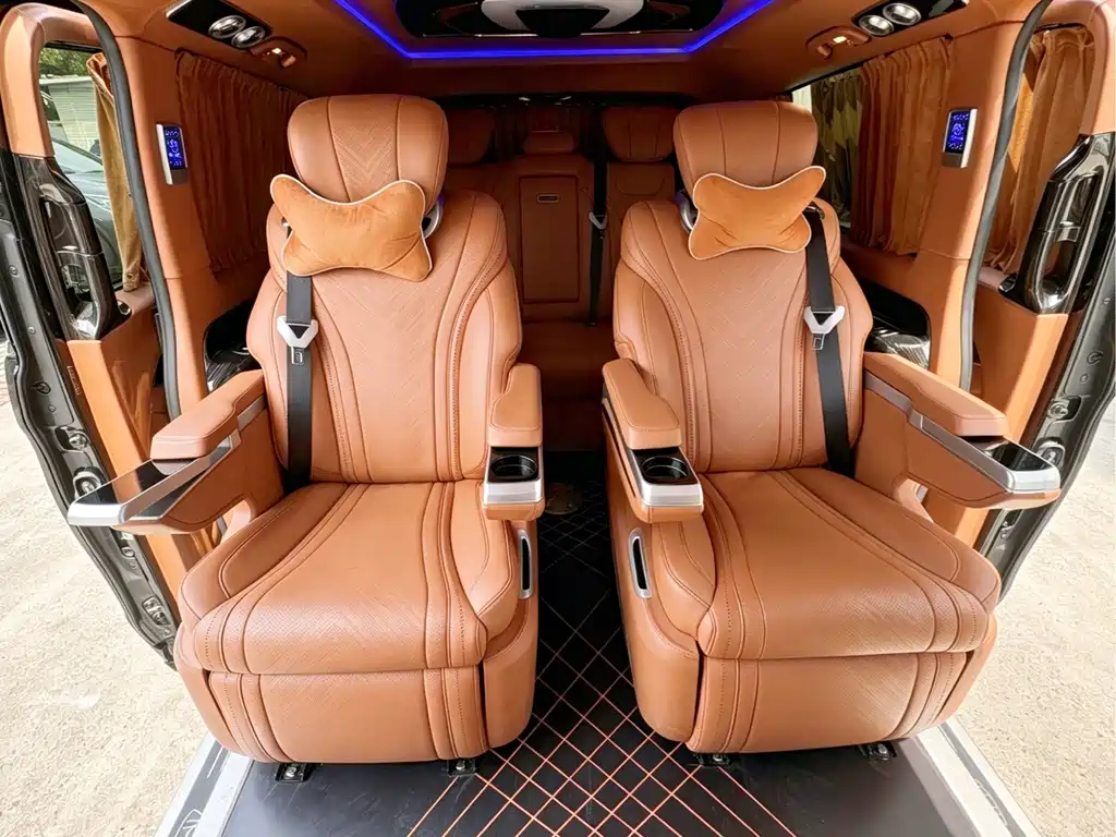Mercedes-Benz Vito 2023 — фото 6