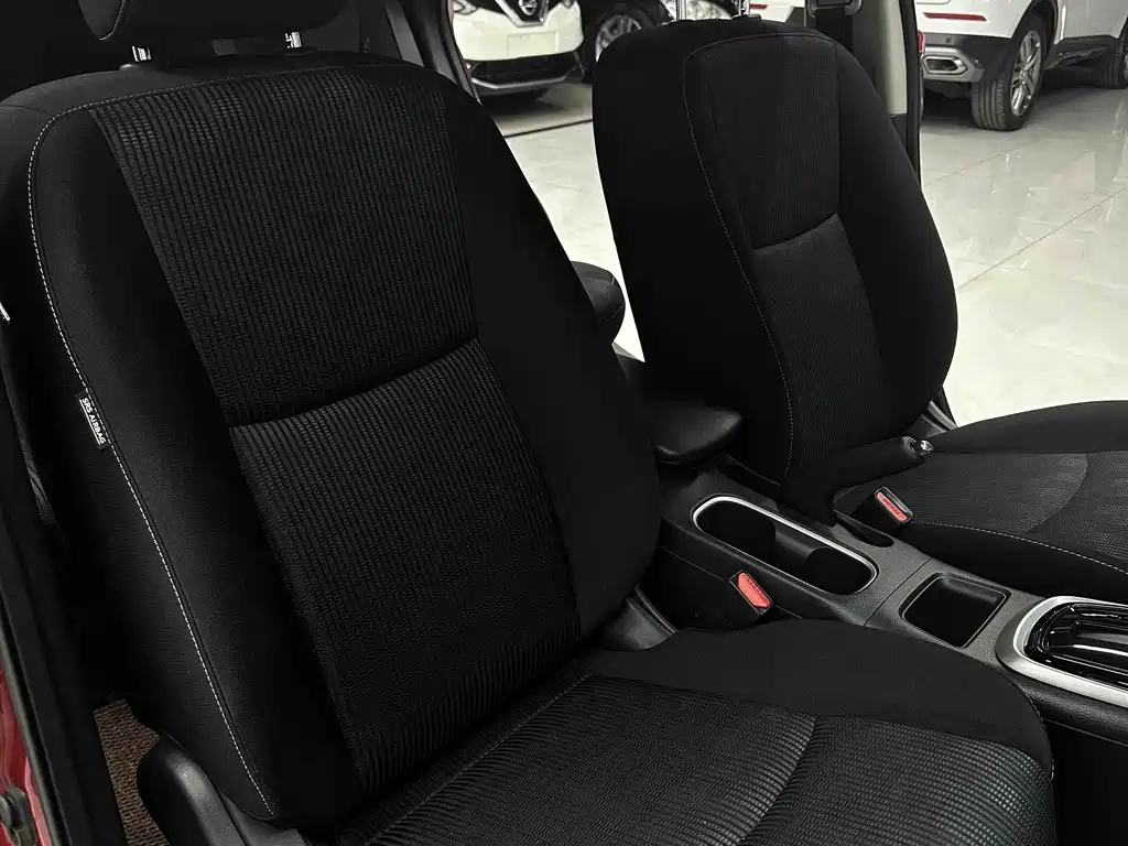 Nissan Tiida 2017 — фото 12