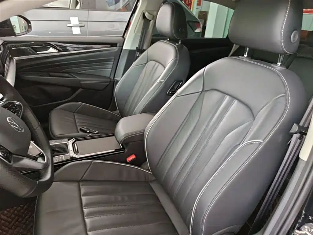 Volkswagen Passat PHEV 2022 — фото 15