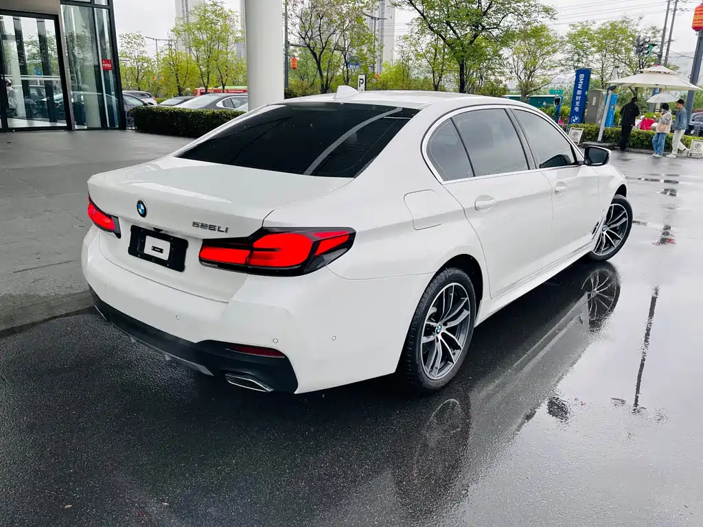 BMW 5 Series 2023