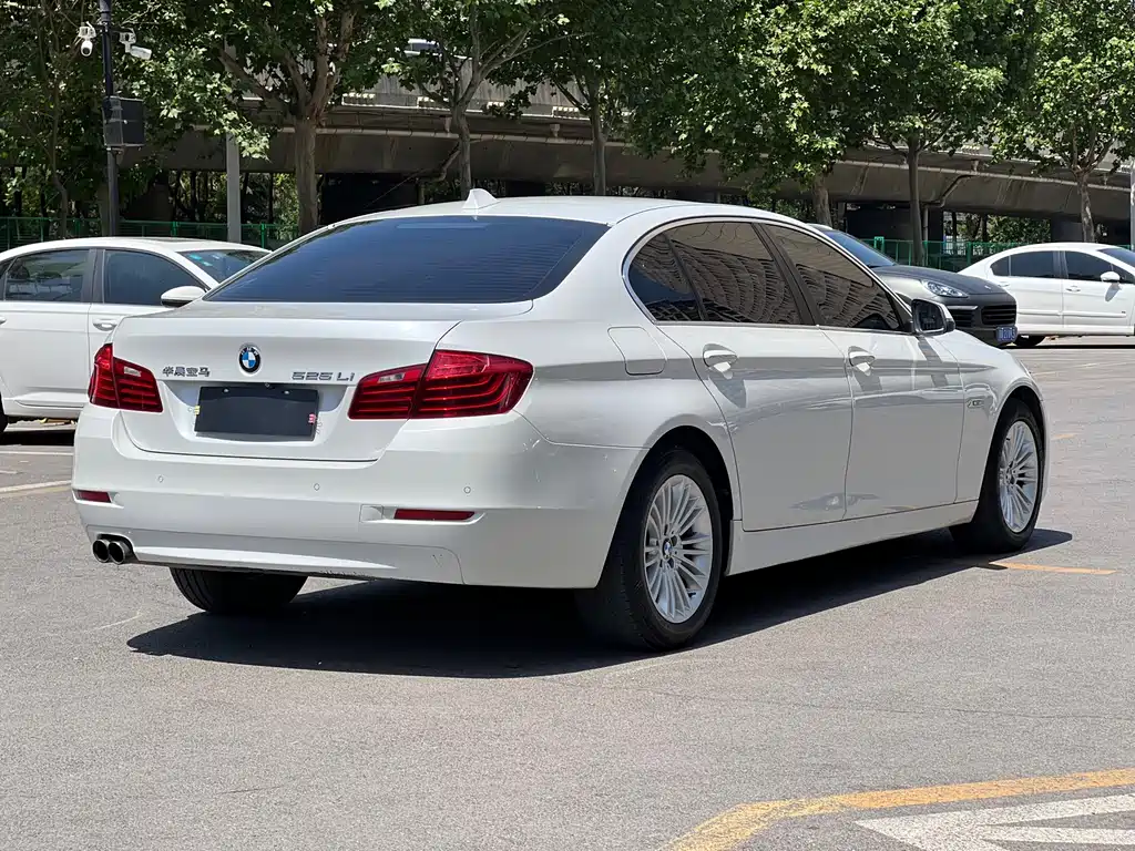 BMW 5 Series 2015 — фото 4