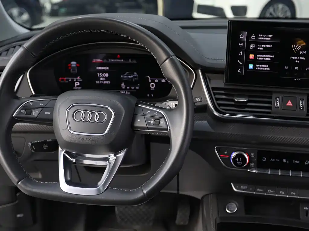 Audi Q5L 2021 — фото 11