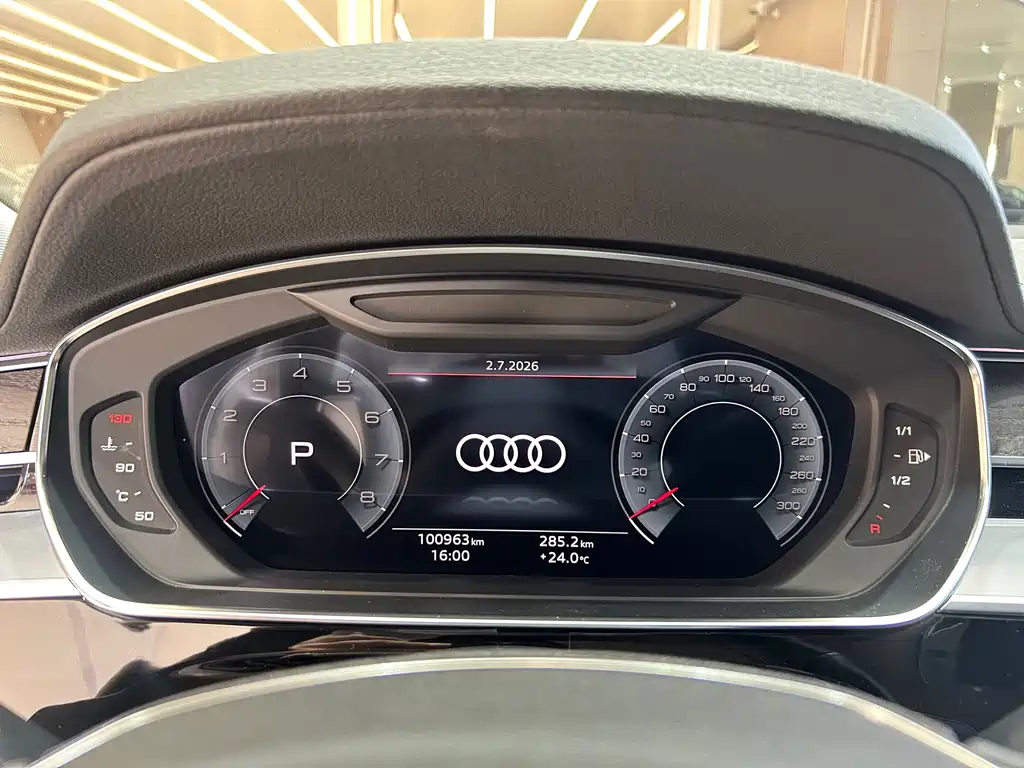Audi A8 2021 — фото 12
