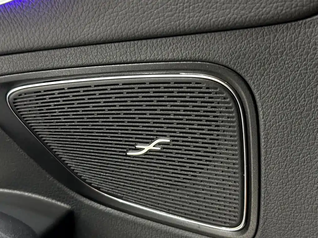 Mercedes-Benz C-Class 2023 — фото 20