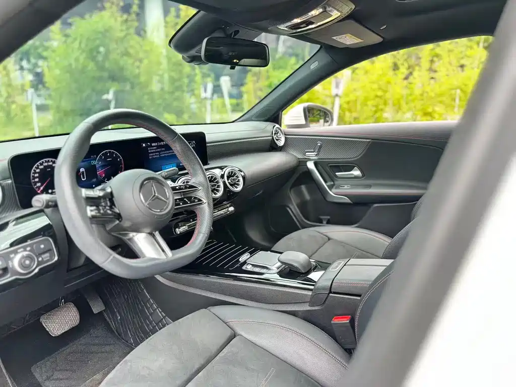 Mercedes-Benz A-Class 2024 — фото 9