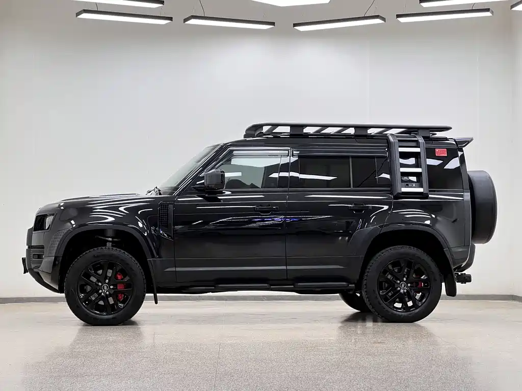 Land Rover Defender 2022