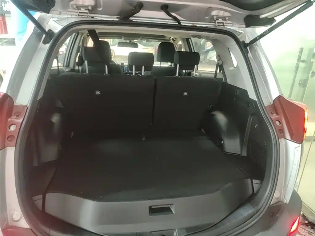 Toyota RAV4 2015 — фото 19