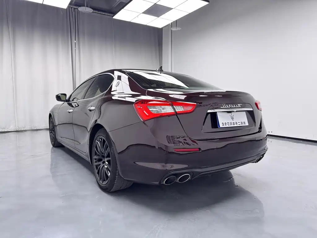 Maserati Ghibli 2019 — фото 21