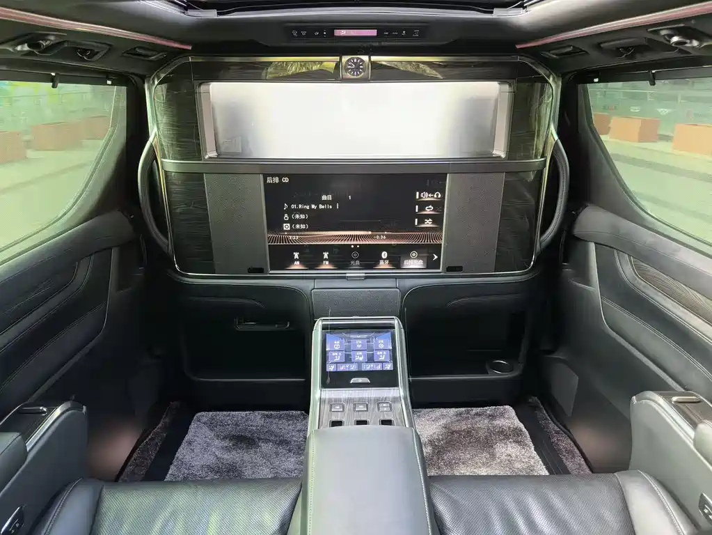 Lexus LM 2023 — фото 19