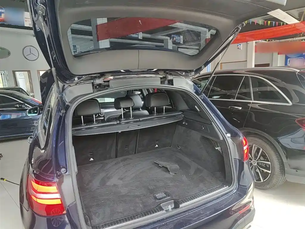 Mercedes-Benz GLC 2017 — фото 19