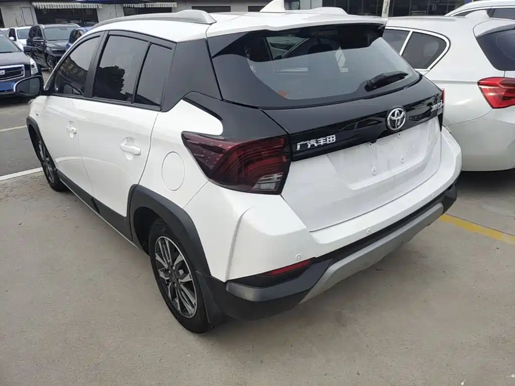 Toyota Yaris L 2021