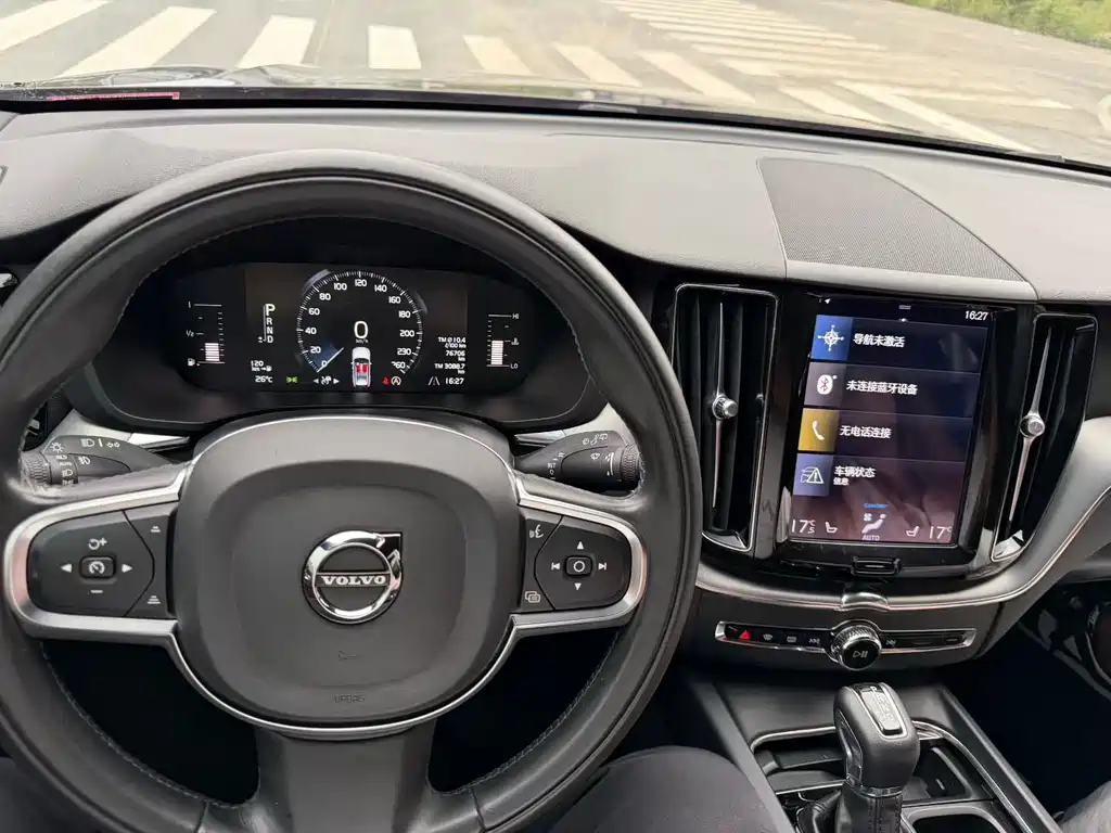 Volvo XC60 2020 — фото 9